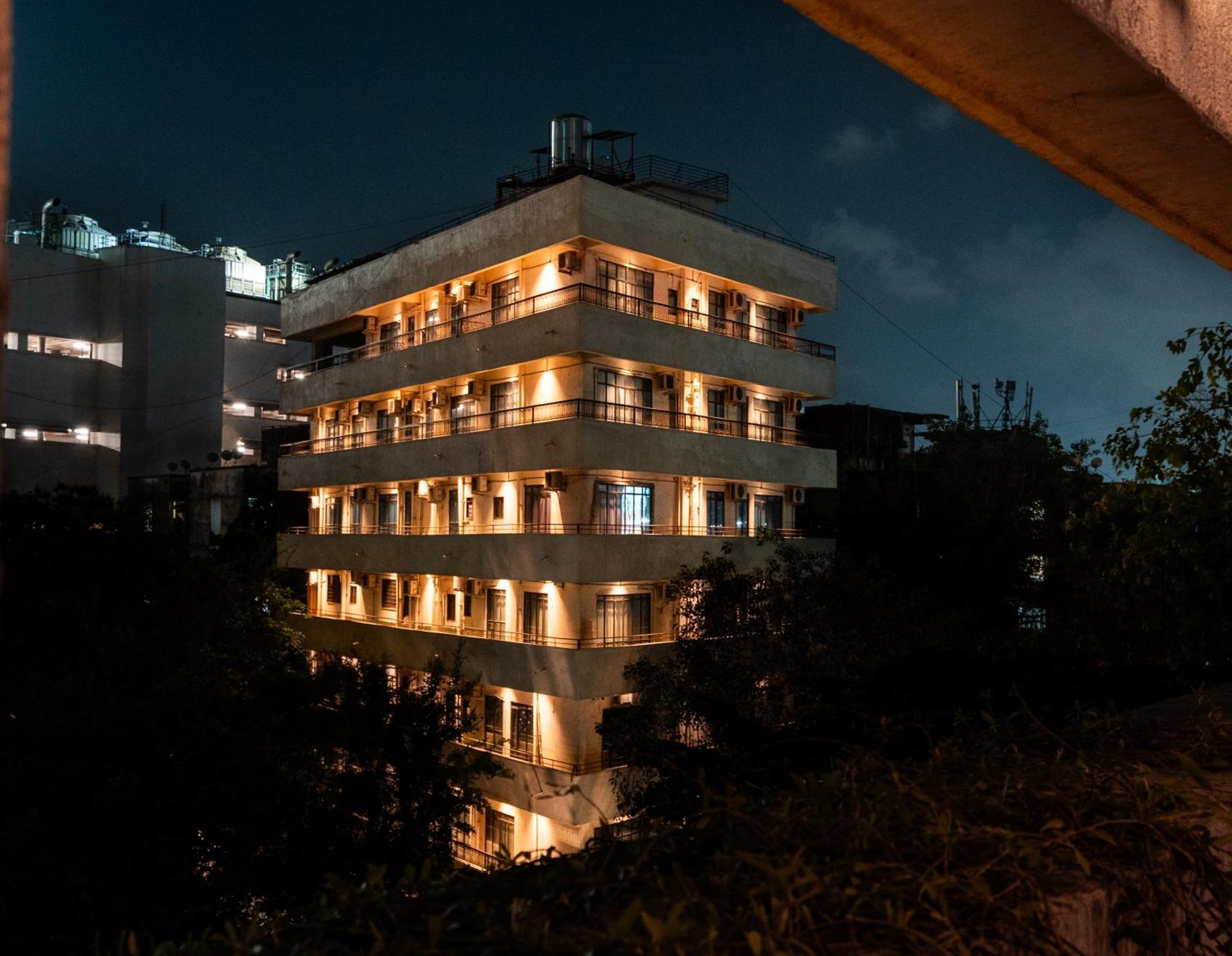 Arnna Hotel - Goregaon Mumbai Exteriör bild